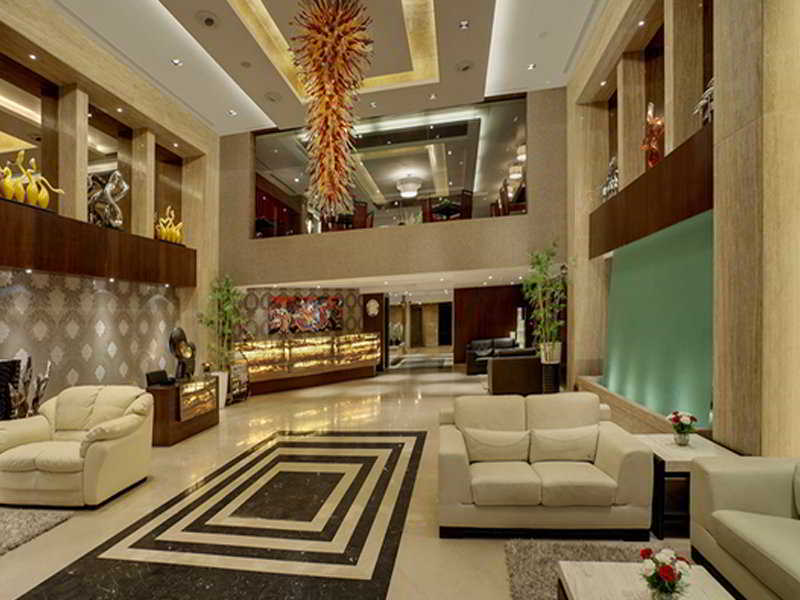 Hôtel Ramada Ahmedabad Extérieur photo